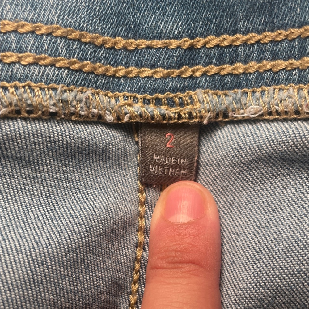 Torrid Women's Cropped Blue Jeans - Picture 5 of 7